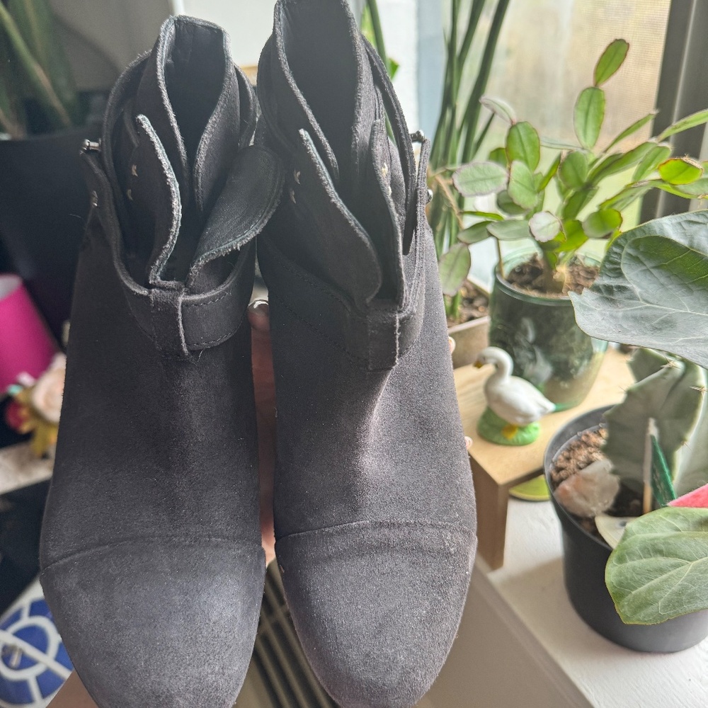 booties 🐈⬛🤩 - Picture 3 of 5